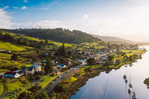Convent Franklin - Alice Catherine Unit Apartment in Tasmania