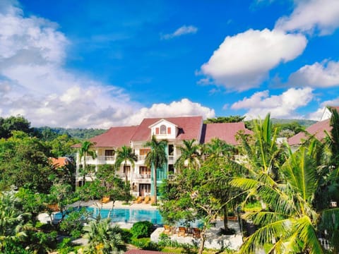 Property building, Swimming pool