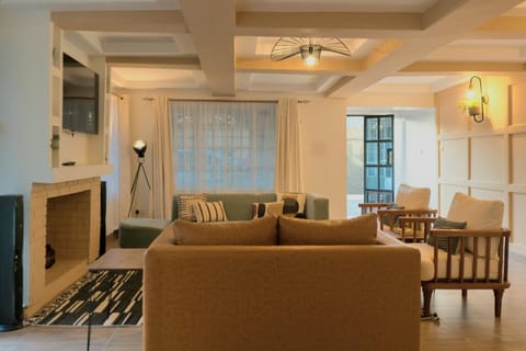 Communal lounge/ TV room, Living room, Seating area