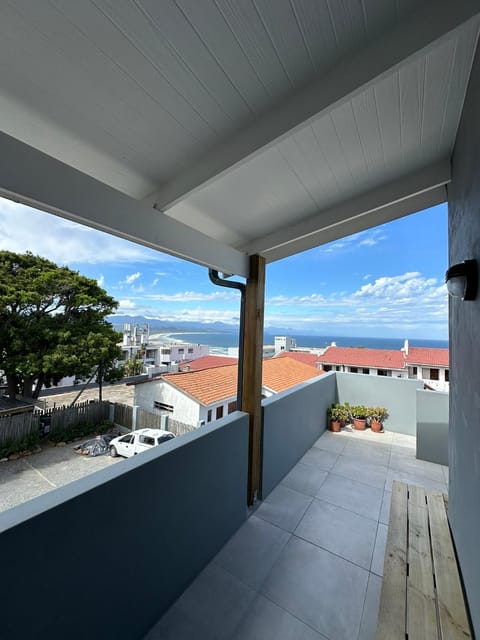 View (from property/room), Balcony/Terrace, Sea view