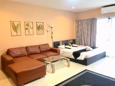 Living room, Photo of the whole room, Seating area, Bedroom, air conditioner