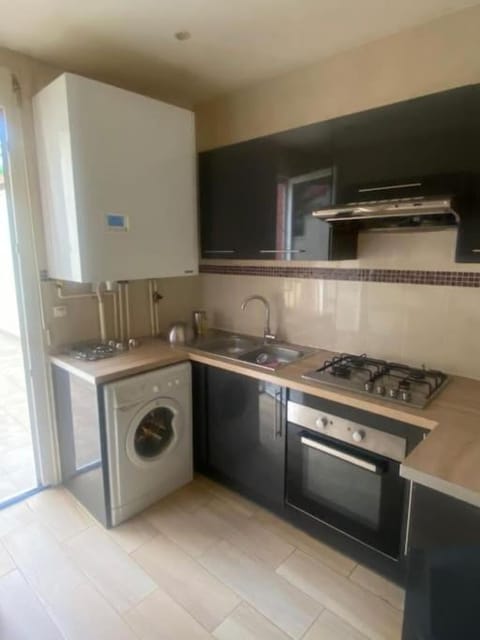 Puteaux : Appartement spacieux pour 5 personnes Apartment in Puteaux