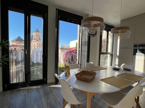Balcony/Terrace, Dining area, City view
