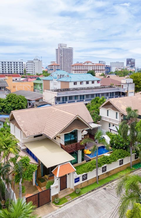 Property building, Day, Neighbourhood, Bird's eye view, City view, Street view