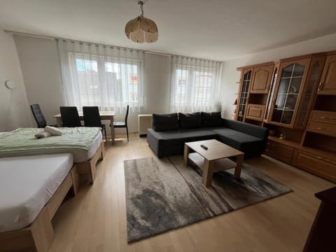 Bed, TV and multimedia, Seating area, Bedroom