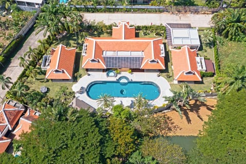 Property building, Bird's eye view, Garden