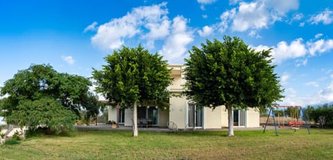 Piperitsa house for nomads or families in the countryside Apartment in Messenia