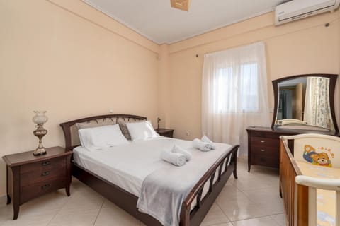 Piperitsa house for nomads or families in the countryside Apartment in Messenia