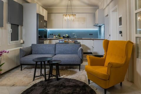 Kitchen or kitchenette, Living room, Seating area
