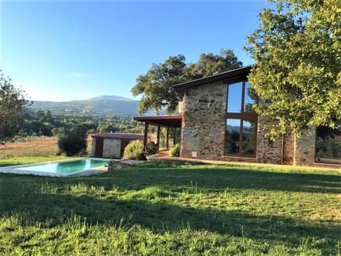 Property building, Natural landscape, Garden, Garden view, Mountain view, Pool view, Swimming pool