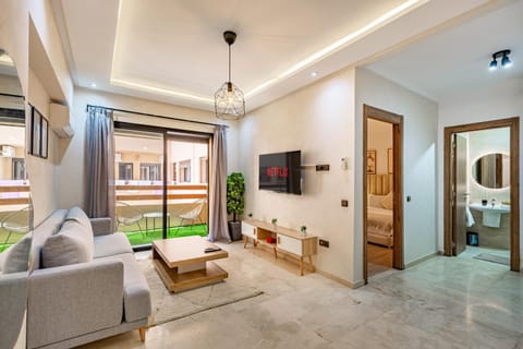 TV and multimedia, Living room, Seating area, Bedroom