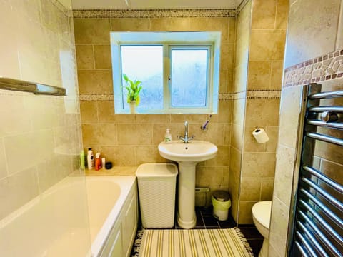 Shower, Toilet, Bathroom, Bath