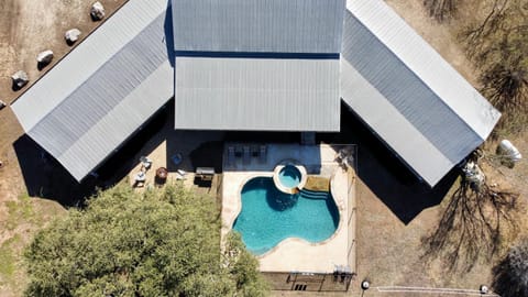 Property building, Pool view
