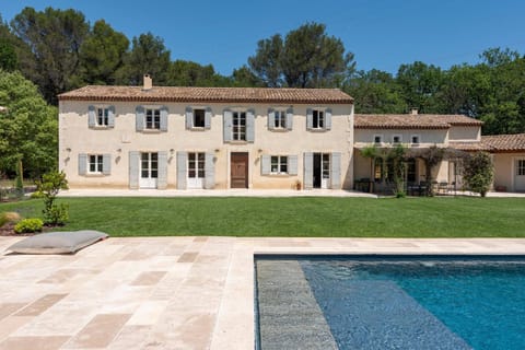 Property building, Swimming pool, Swimming pool