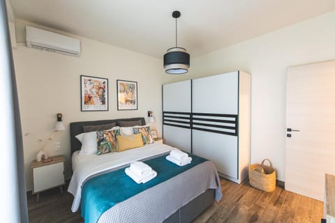 Bed, Bedroom, wardrobe