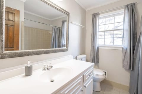 Serene on Sonning- Close to I-26- 20 Mins to Midtown House in Irmo