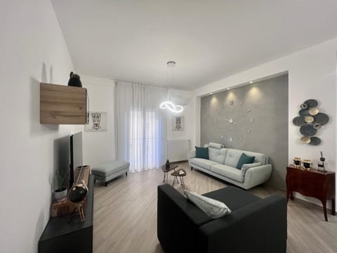 Communal lounge/ TV room, internet, air conditioner