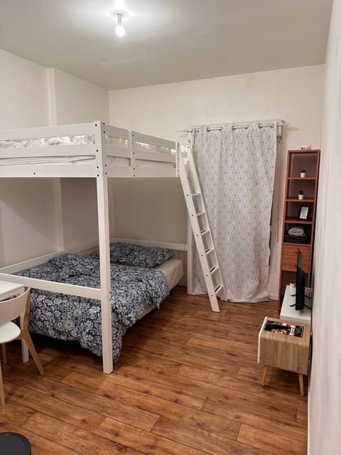 Bed, Bedroom, bunk bed