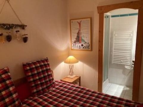 Spacieux T3, 6 pers, calme, balcon, parking, casier à skis, navette à 150m - FR-1-572-278 Apartment in Arâches-la-Frasse