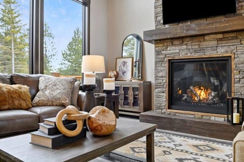 Trax N Trailz Lodge House in North Lawrence