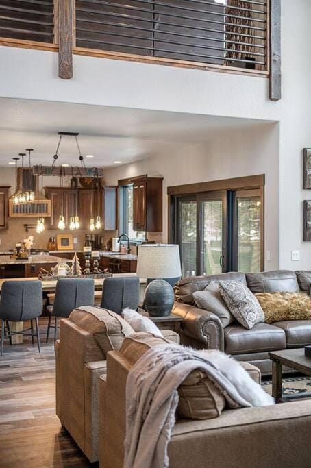 Trax N Trailz Lodge House in North Lawrence