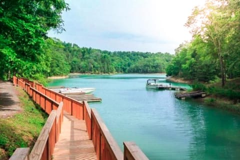 A Smoky Mountain Lake Cabin - Spacious Smoky Mountain Getaway Perfect for Families & Groups Cabin in Douglas Lake