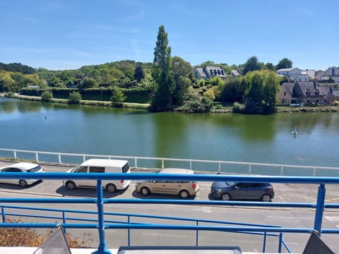 Natural landscape, Landmark view, Street view, Parking