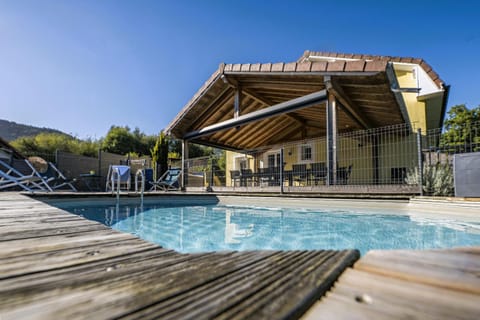 Pool view, Swimming pool, sunbed