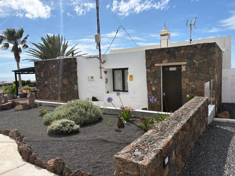 Facade/entrance, Garden, Garden view