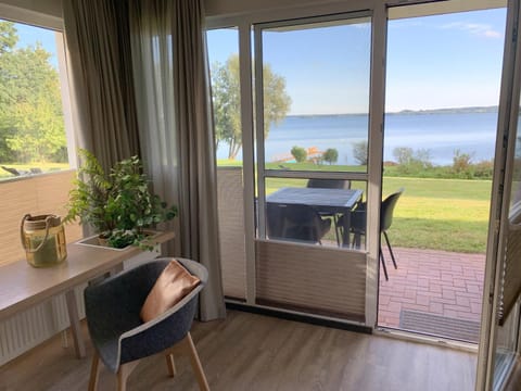 Ferienwohnung am See mit Terrasse Apartment in Plön