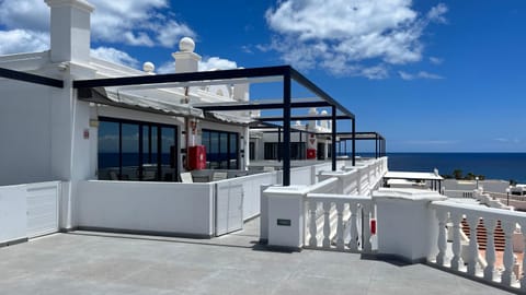 Property building, Day, Balcony/Terrace, Sea view