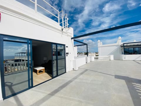 Property building, Day, View (from property/room), Balcony/Terrace