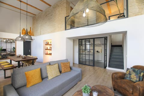 Living room, Photo of the whole room, Seating area, Dining area