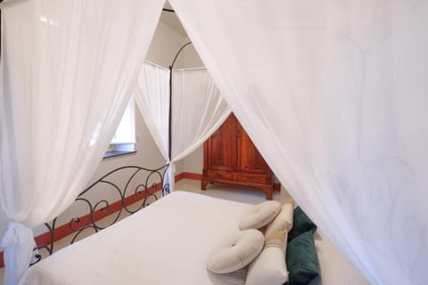 L'alba in Lucca with AC Apartment in Capannori