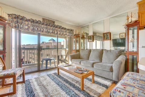 Steps to Galveston Beach Gulf-View Condo with Pool Apartment in Galveston Island