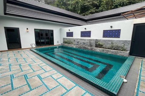 Swimming pool, Swimming pool