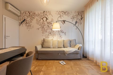 Living room, Seating area, Dining area, air conditioner