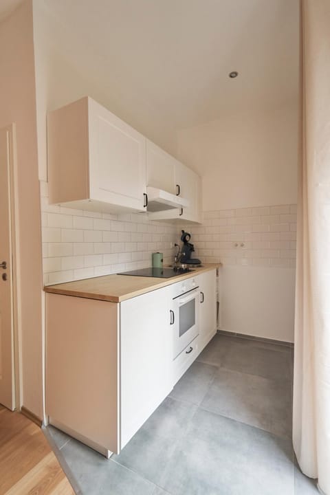 Kitchen or kitchenette, pet friendly, stove