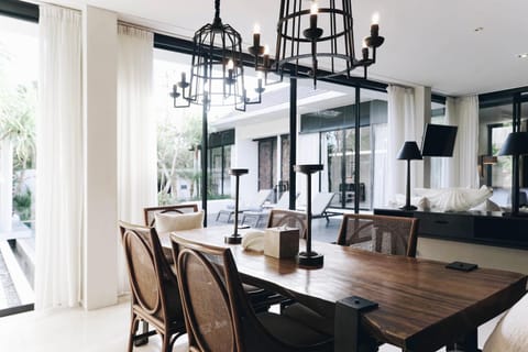 Living room, Seating area, Dining area