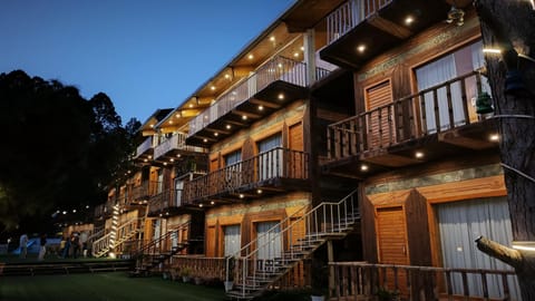 Property building, Night, Neighbourhood, View (from property/room), Balcony/Terrace, Street view