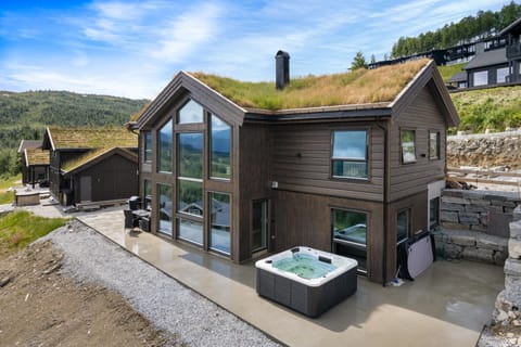 Property building, Natural landscape, Hot Tub