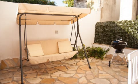 Patio, BBQ facilities, Garden view