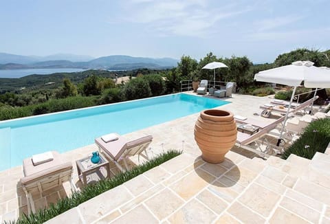 Nearby landmark, Day, Natural landscape, Mountain view, Pool view, Swimming pool, sunbed