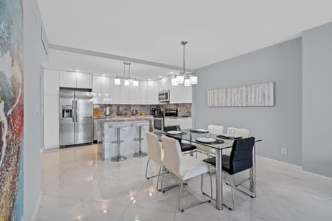 MIAMI Collins Beach Apartments Apartment in Sunny Isles Beach