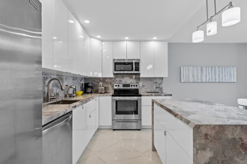 MIAMI Collins Beach Apartments Apartment in Sunny Isles Beach