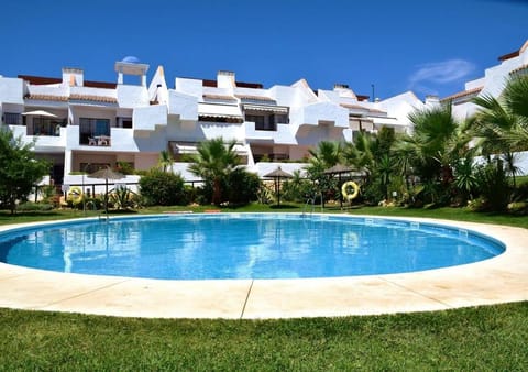 Property building, Day, Garden, Garden view, Pool view, Swimming pool, Swimming pool