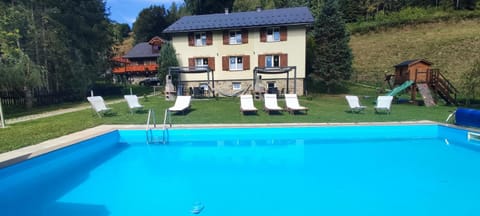 Property building, Garden, Swimming pool