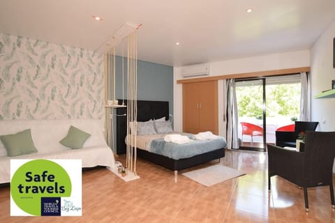 Living room, Photo of the whole room, Bedroom