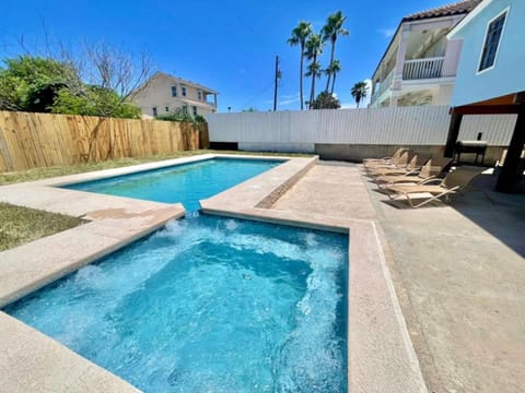 Heated Pool & SPA, 2min Walk To Beach, Zula Siesta House in South Padre Island