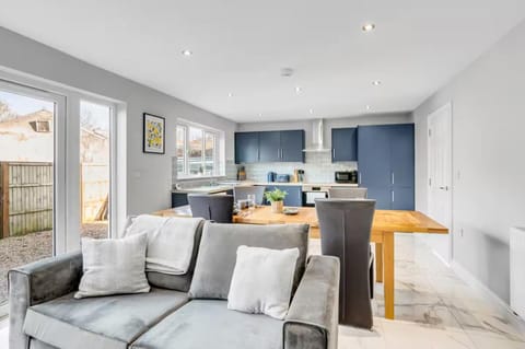 8 Beds Denmark House House in Norwich